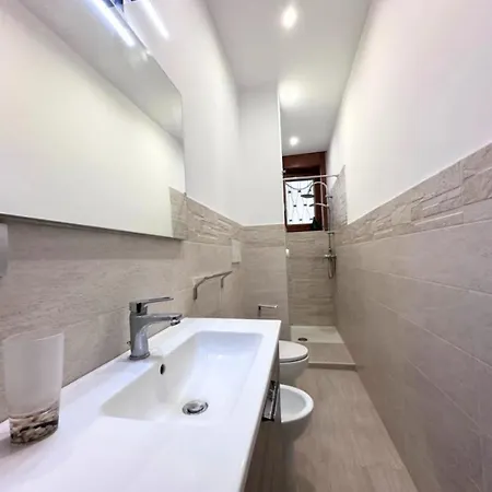 Con 3 Matrimoniali E 3 Bagni Casa vacanze Lecce